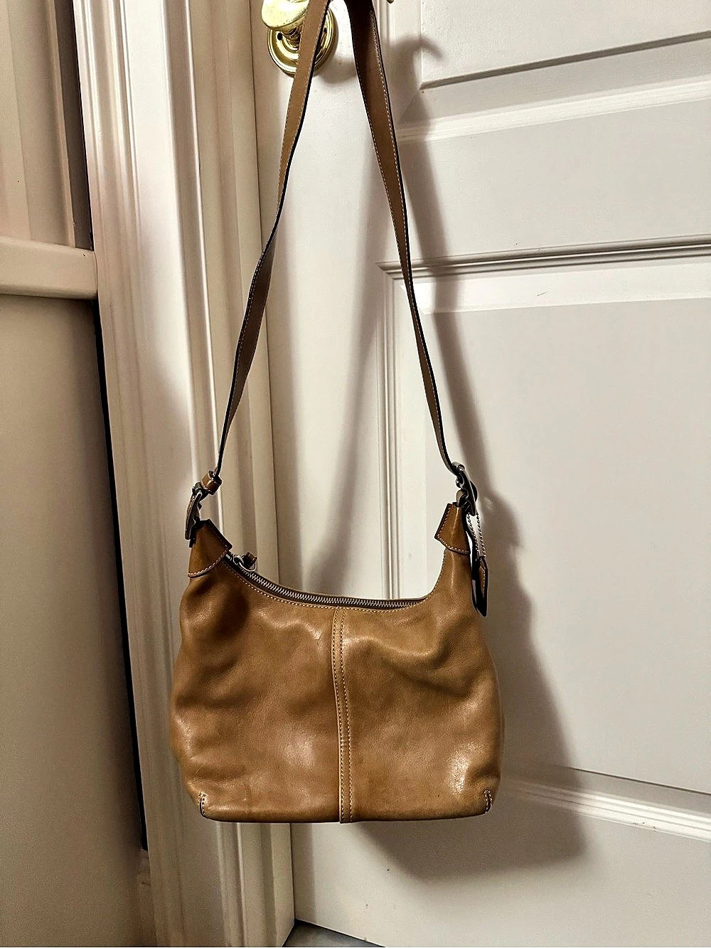 Coach hobo shoulder bag Leather in Brown